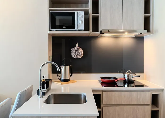 Luxury 2br With Sky Pool & Gym Near Bts Thong Lo 公寓