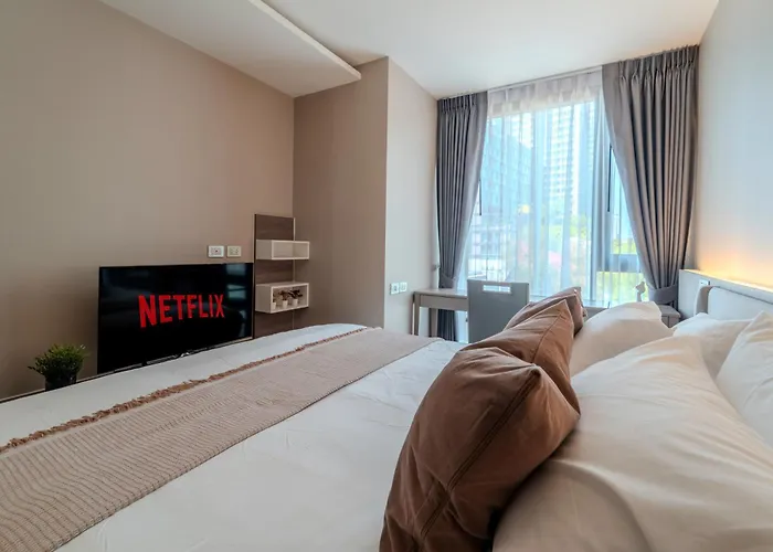 公寓 Luxury 2br With Sky Pool & Gym Near Bts Thong Lo 曼谷
