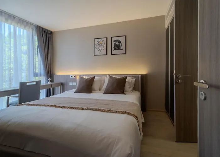 Luxury 2br With Sky Pool & Gym Near Bts Thong Lo * 曼谷