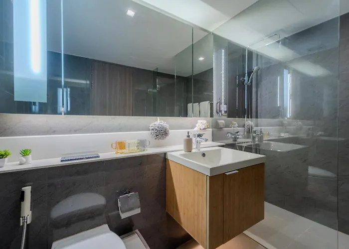 Luxury 2br With Sky Pool & Gym Near Bts Thong Lo 公寓