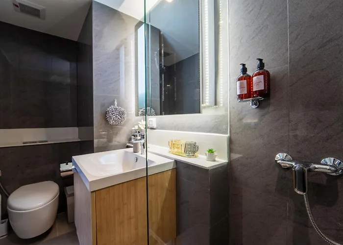 Luxury 2br With Sky Pool & Gym Near Bts Thong Lo
