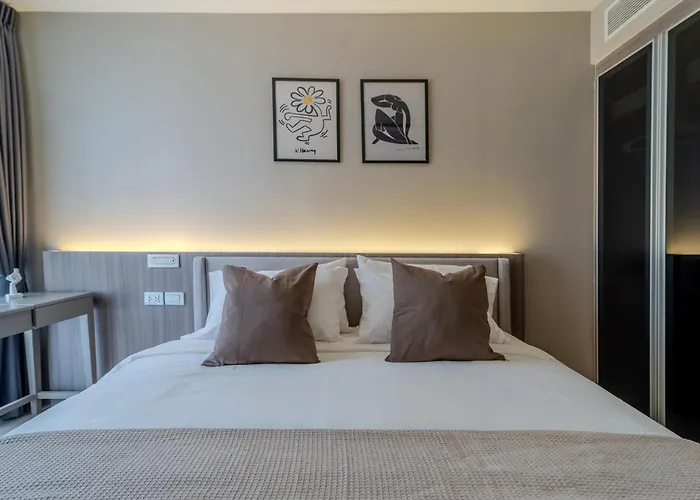Luxury 2br With Sky Pool & Gym Near Bts Thong Lo 公寓 *