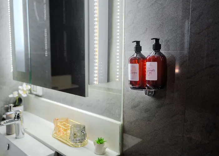 Luxury 2br With Sky Pool & Gym Near Bts Thong Lo