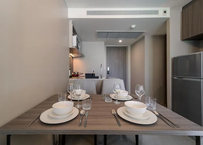 Luxury 2br With Sky Pool & Gym Near Bts Thong Lo * 曼谷