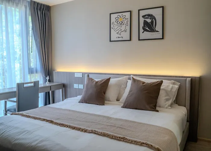 公寓 Luxury 2br With Sky Pool & Gym Near Bts Thong Lo 曼谷