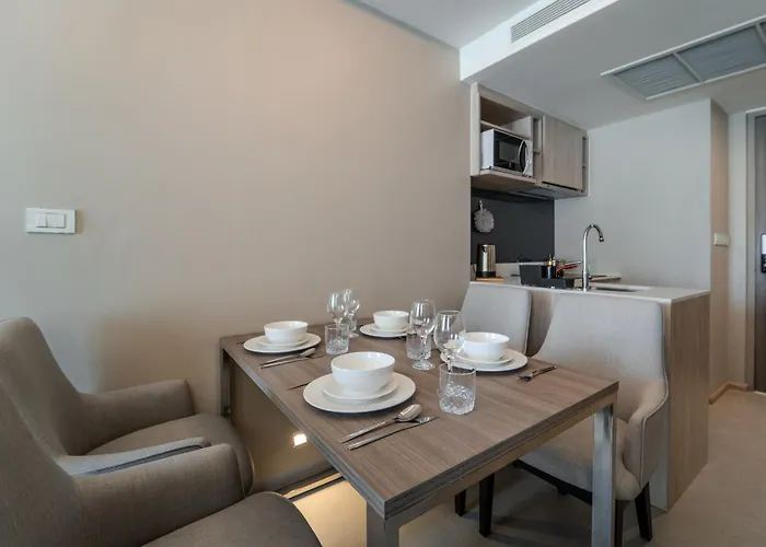 公寓 Luxury 2br With Sky Pool & Gym Near Bts Thong Lo